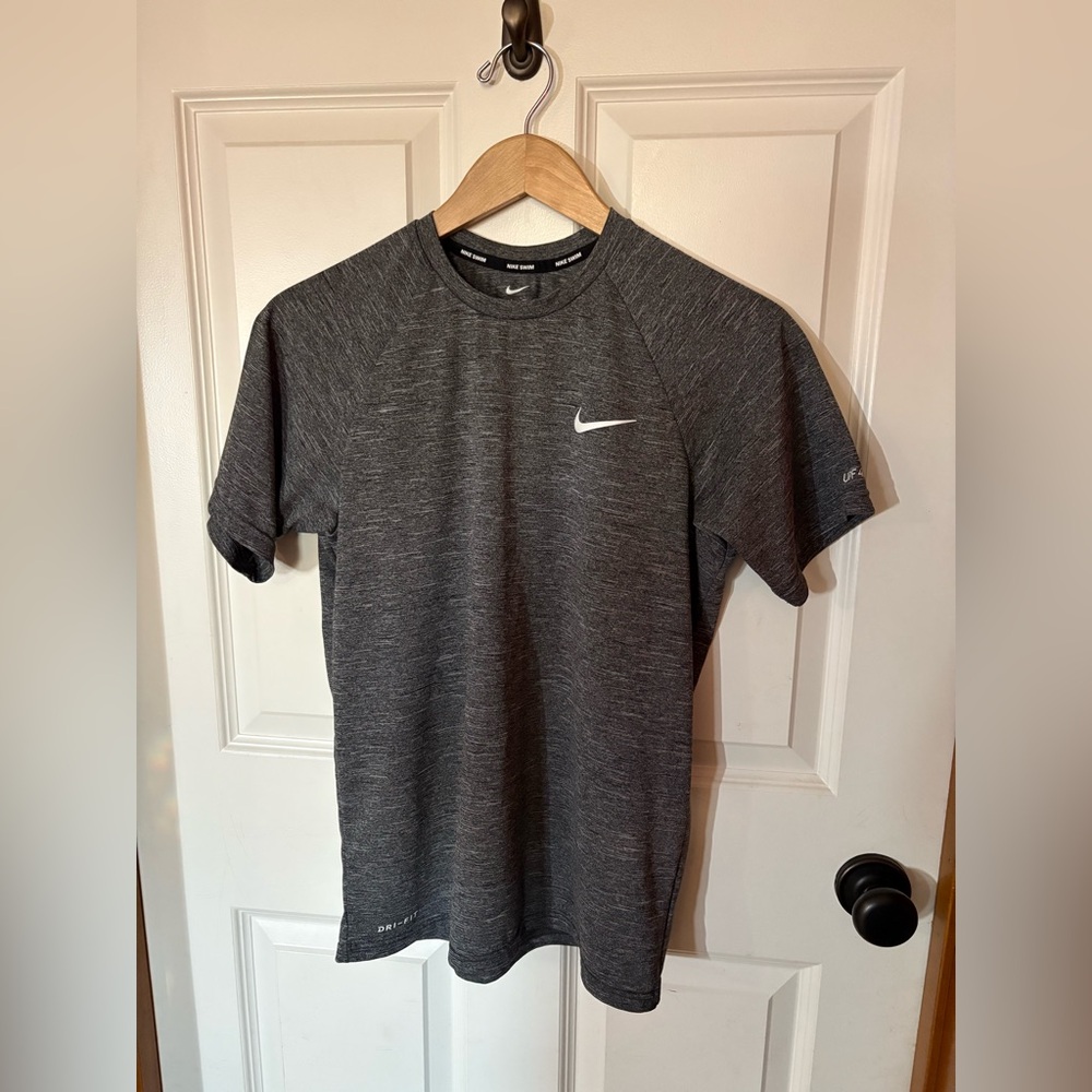 NWOT Men’s Nike Dri Fit swim shirt